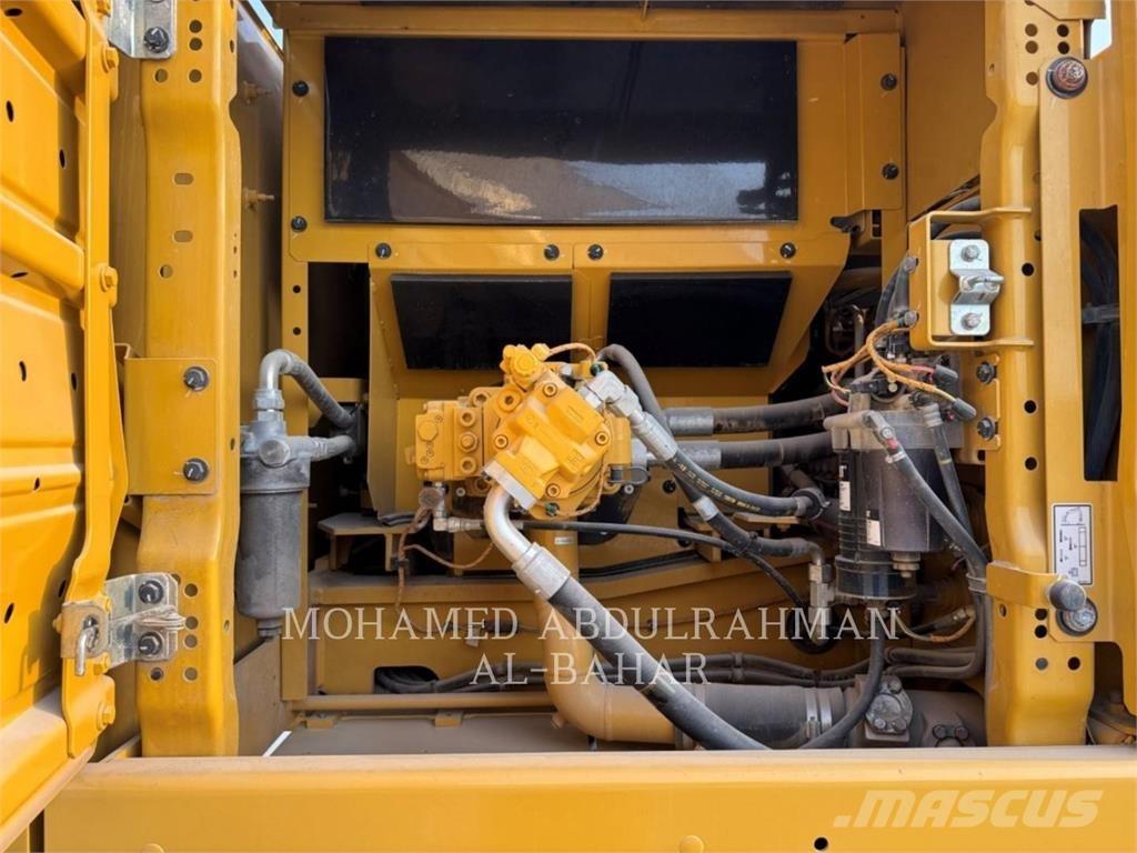 CAT 336-07GC حفارات زحافة