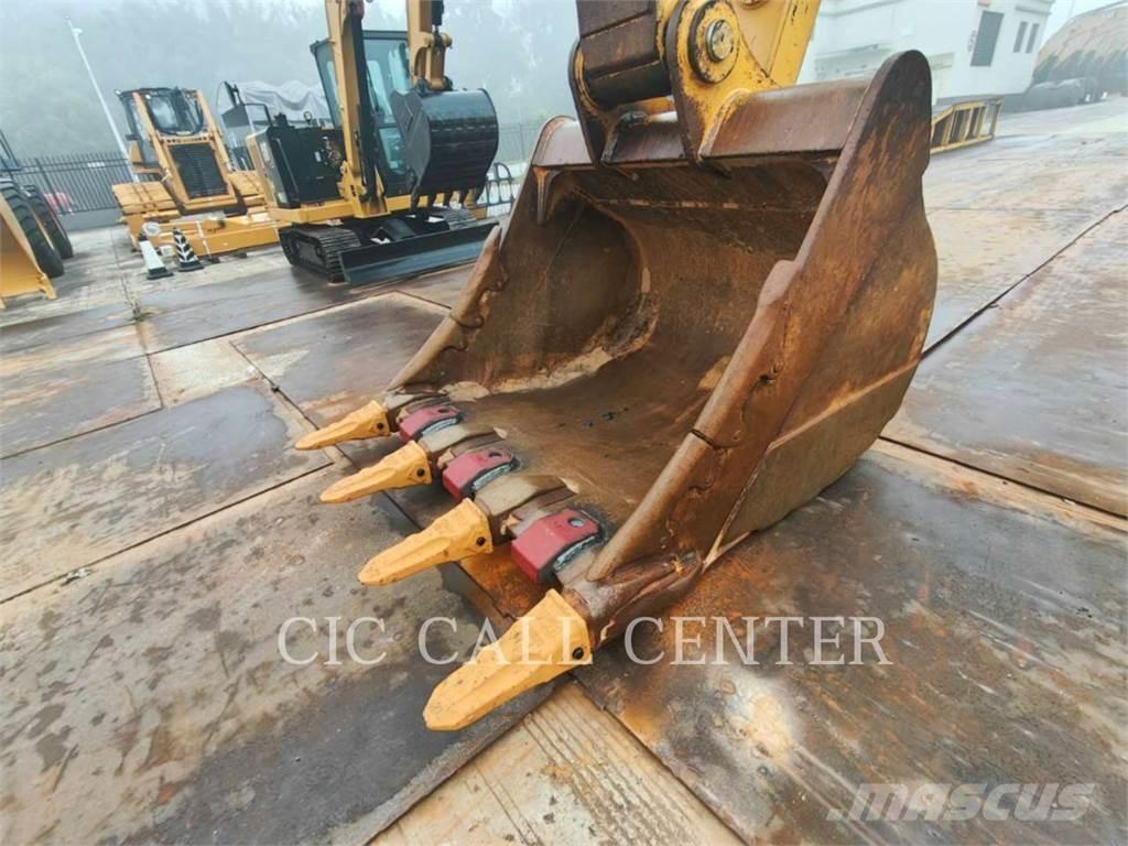 CAT 336-08 حفارات زحافة