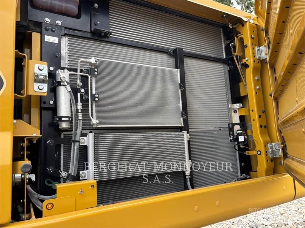 CAT 336-08 حفارات زحافة