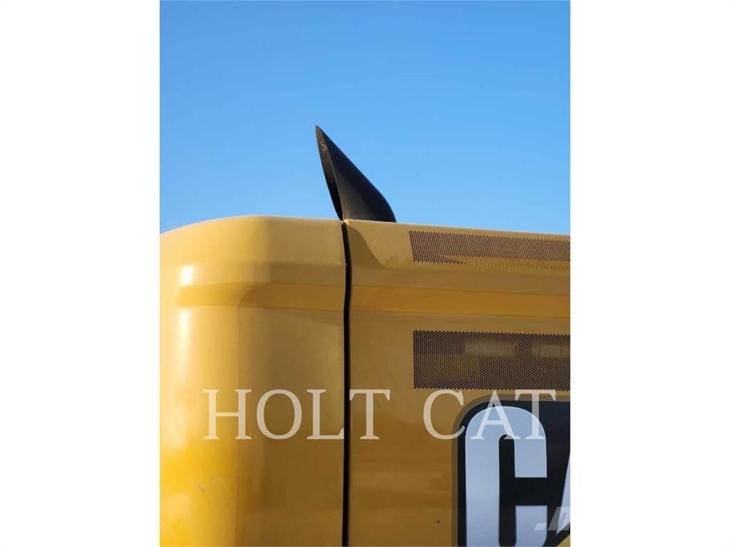 CAT 336 10 TC حفارات زحافة
