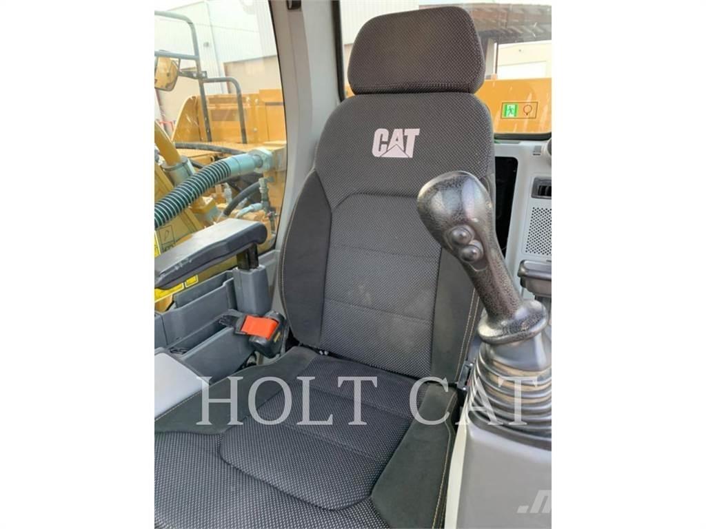 CAT 336 12 TC حفارات زحافة
