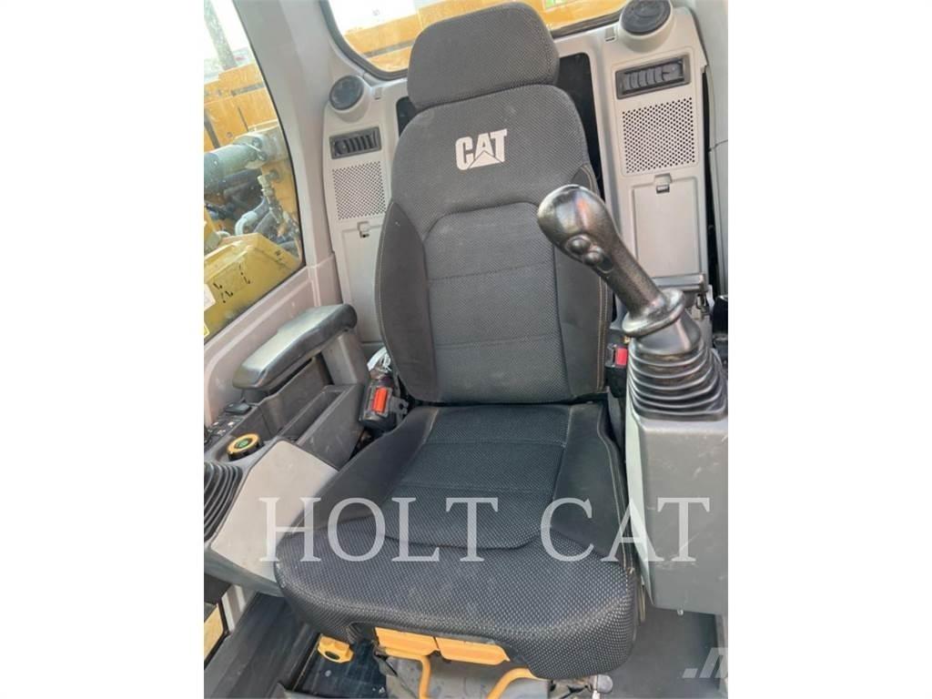 CAT 336 12 TC حفارات زحافة