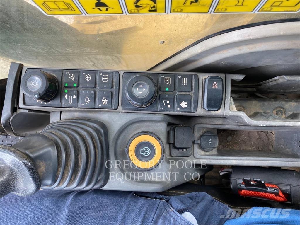 CAT 33607 حفارات زحافة