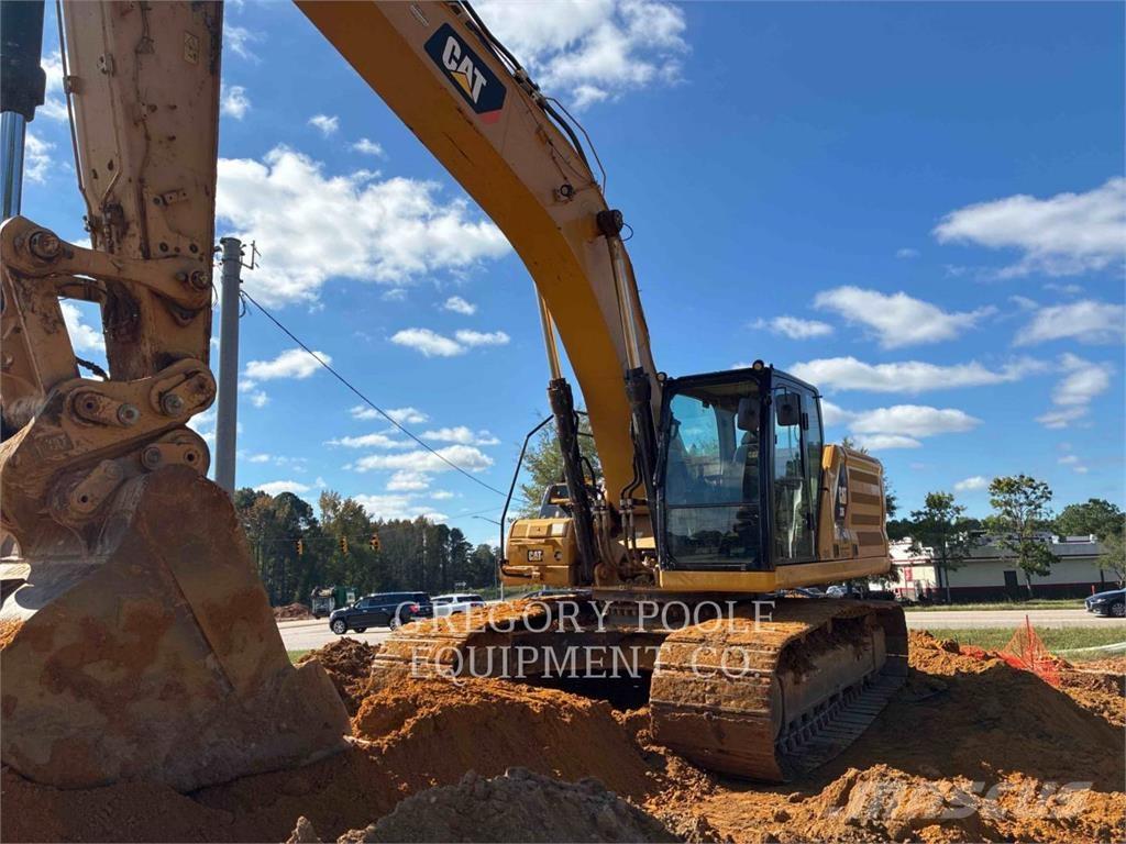 CAT 33607 حفارات زحافة