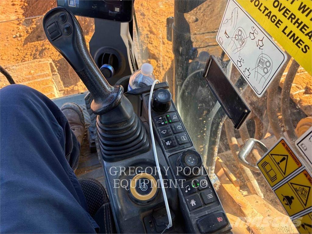 CAT 33607 حفارات زحافة