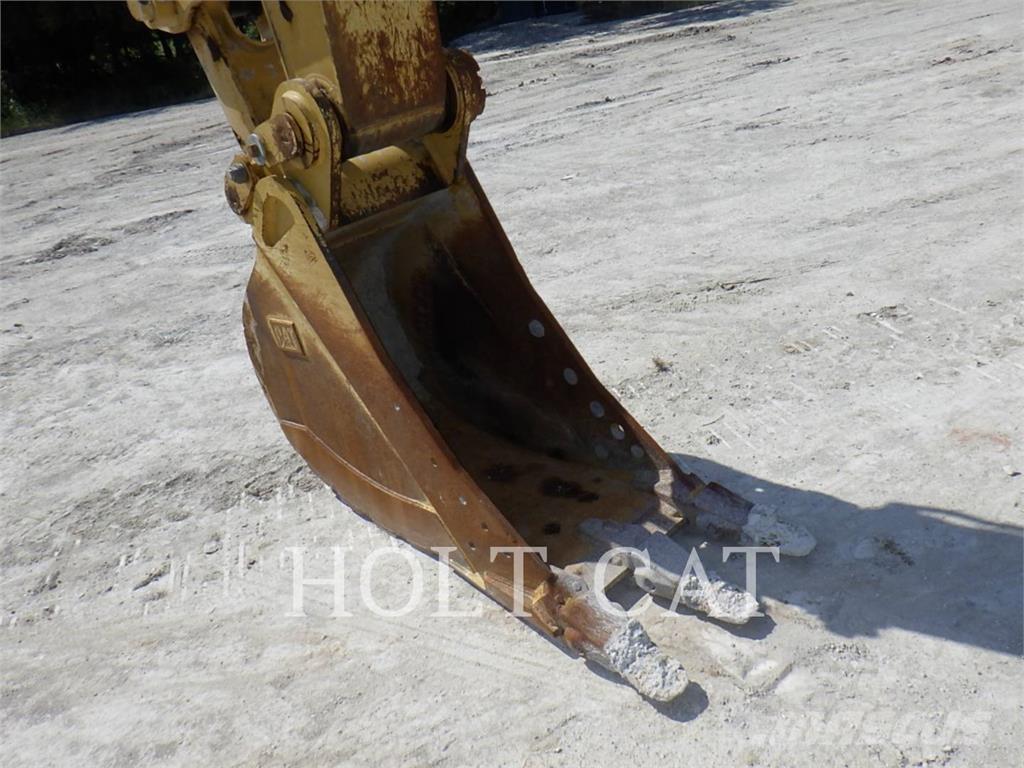 CAT 33607GC حفارات زحافة