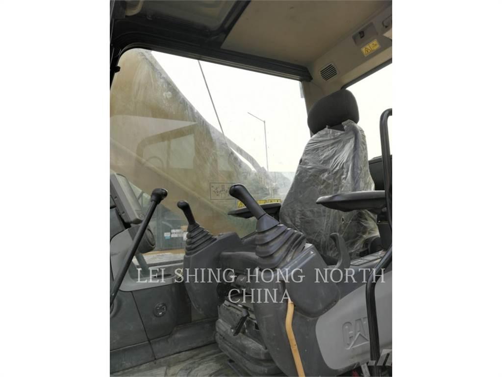 CAT 336D2 حفارات زحافة