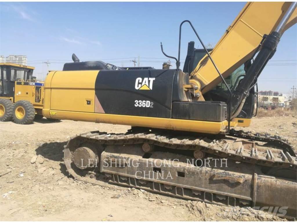CAT 336D2 حفارات زحافة
