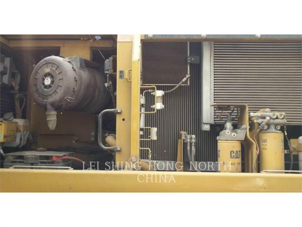 CAT 336D2 حفارات زحافة