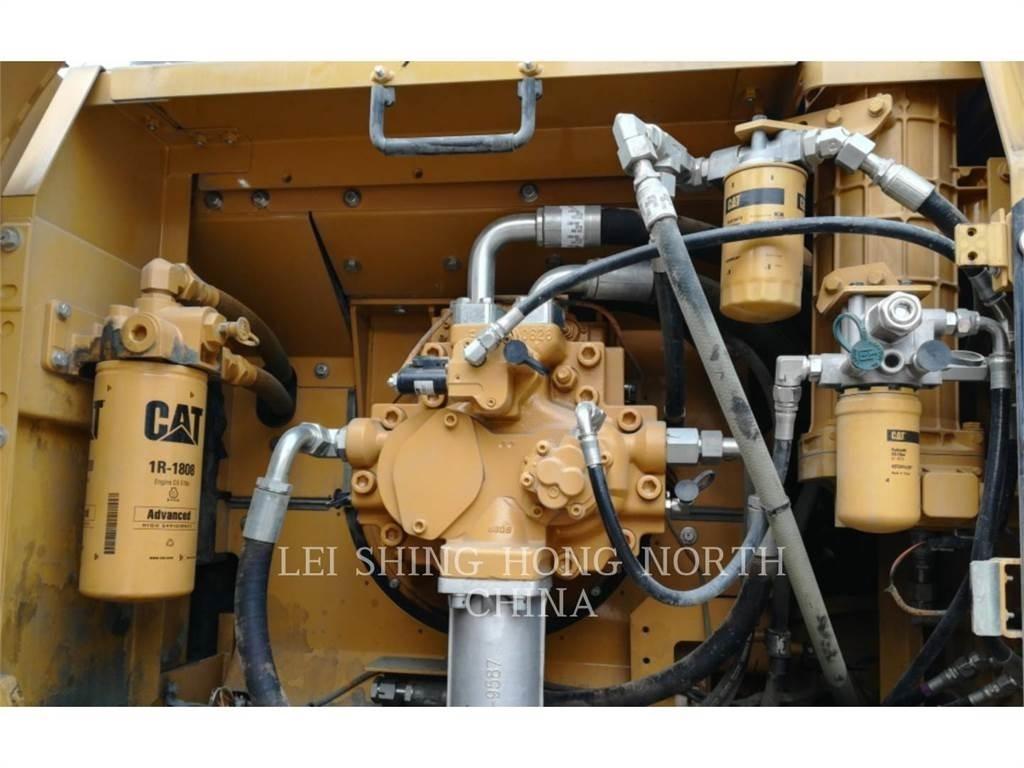 CAT 336D2 حفارات زحافة