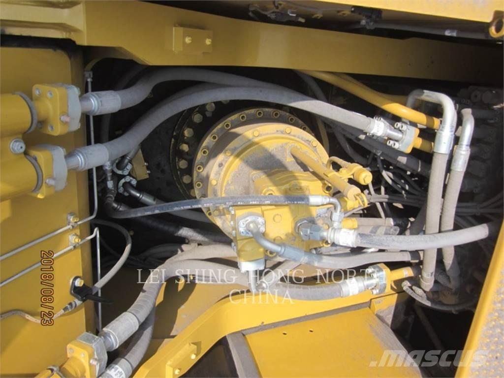 CAT 336D2 حفارات زحافة