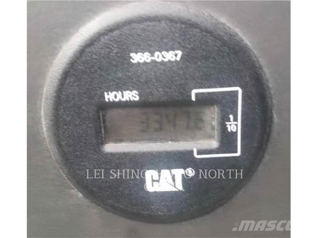 CAT 336D2 حفارات زحافة