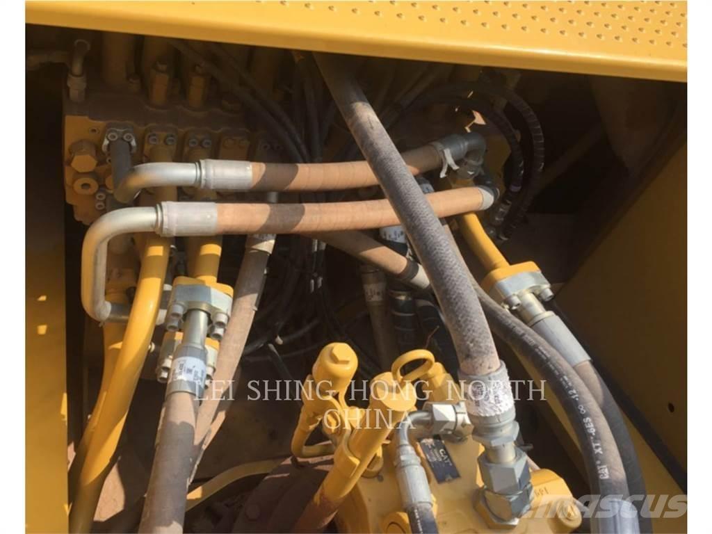 CAT 336D2 حفارات زحافة