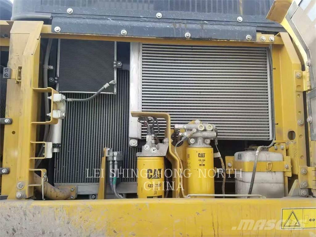 CAT 336D2 حفارات زحافة