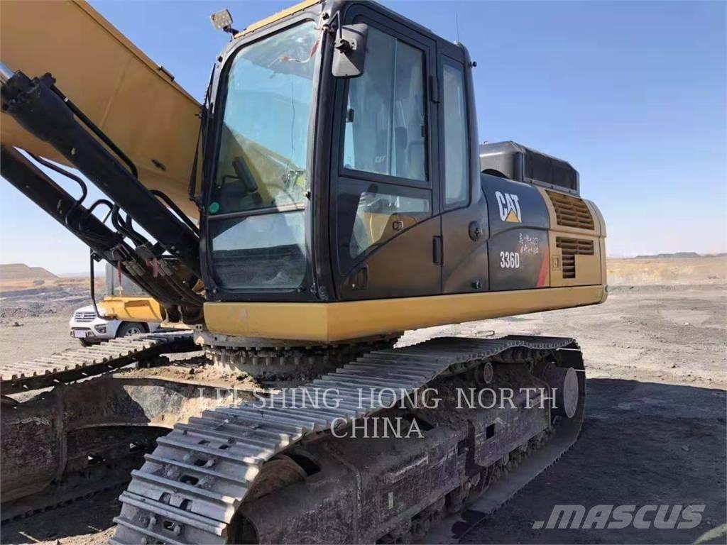 CAT 336D2 حفارات زحافة