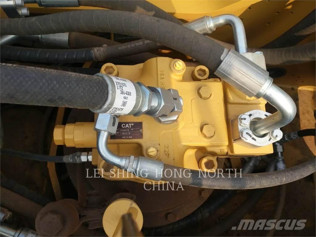 CAT 336D2 حفارات زحافة