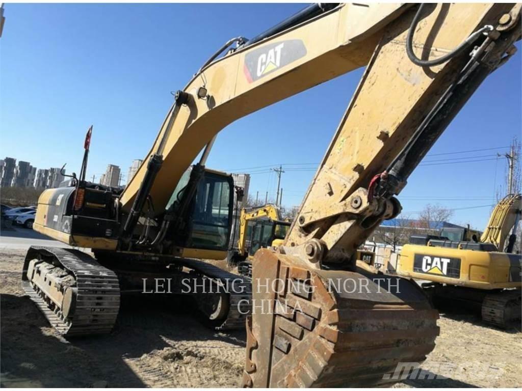 CAT 336D2 حفارات زحافة