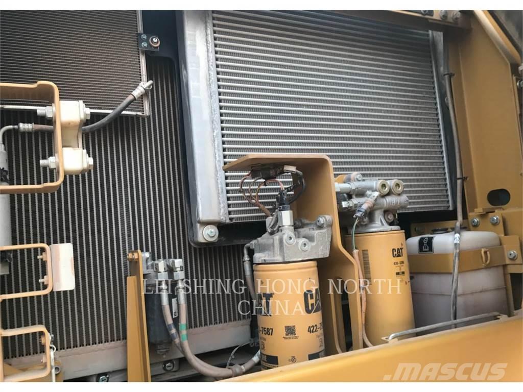 CAT 336D2 حفارات زحافة