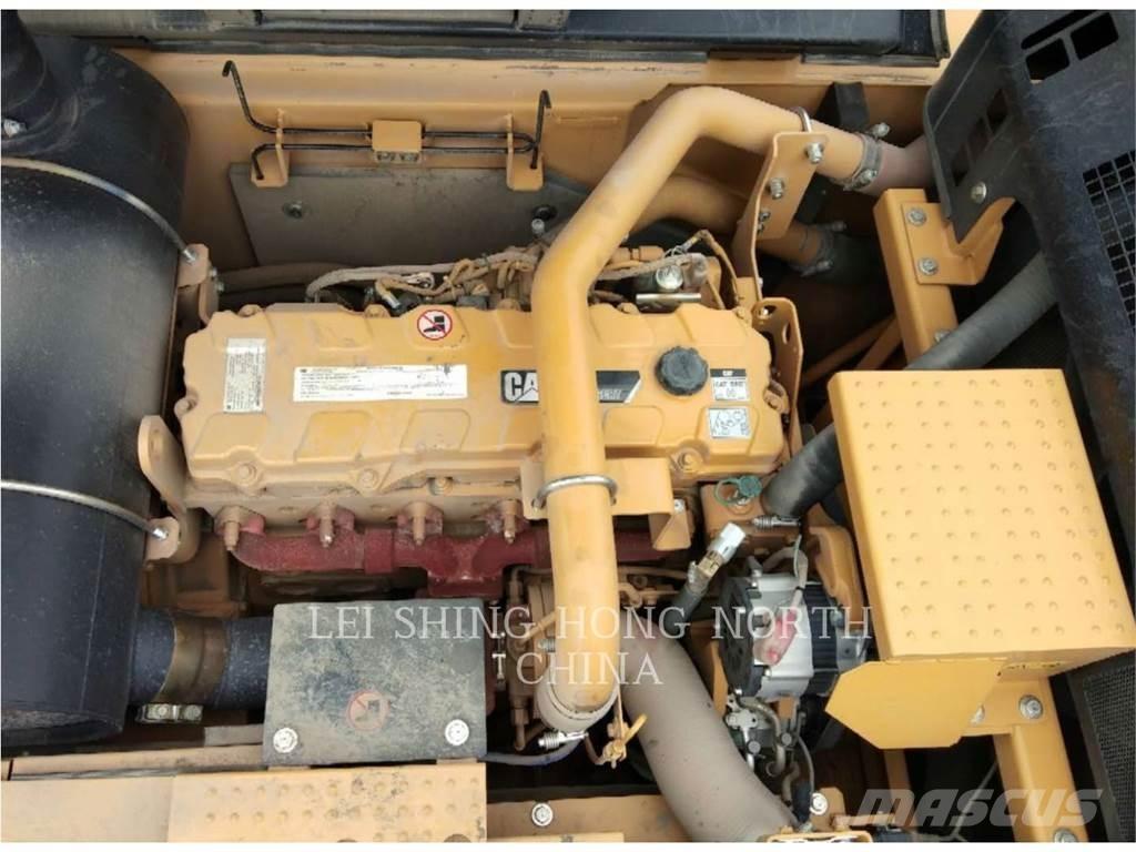 CAT 336D2 حفارات زحافة