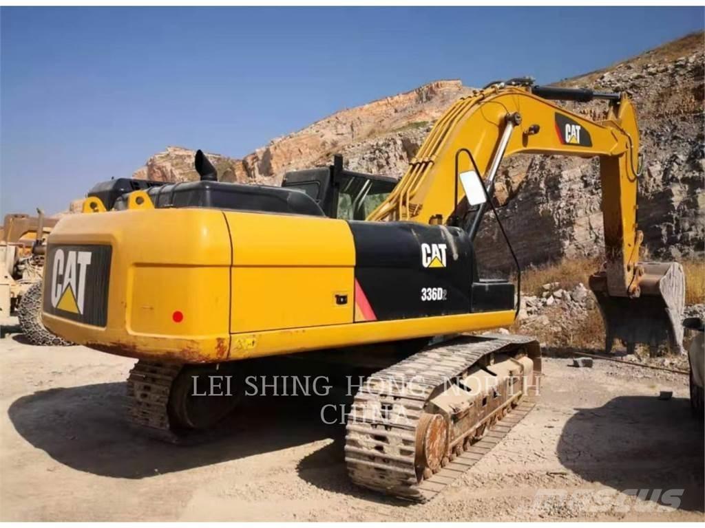 CAT 336D2 حفارات زحافة