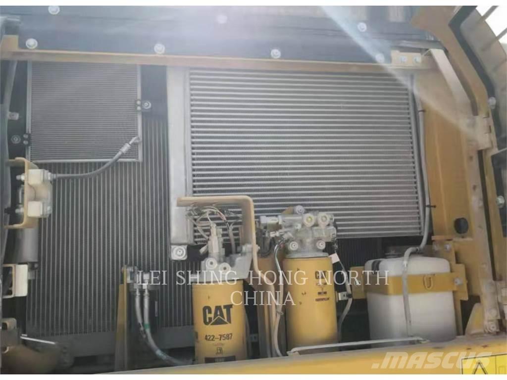 CAT 336D2 حفارات زحافة