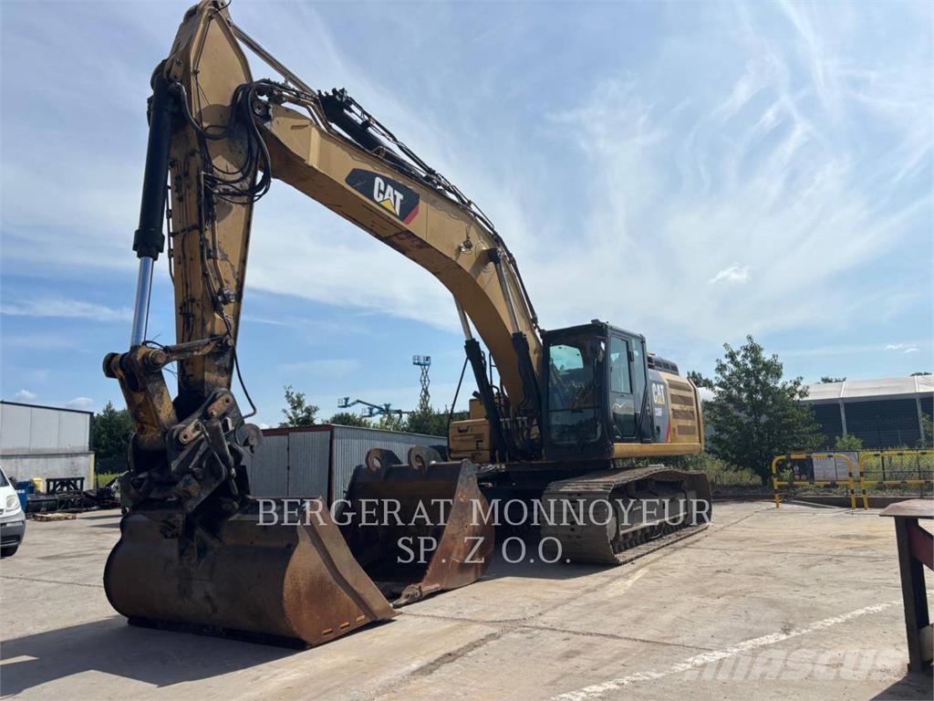 CAT 336F حفارات زحافة