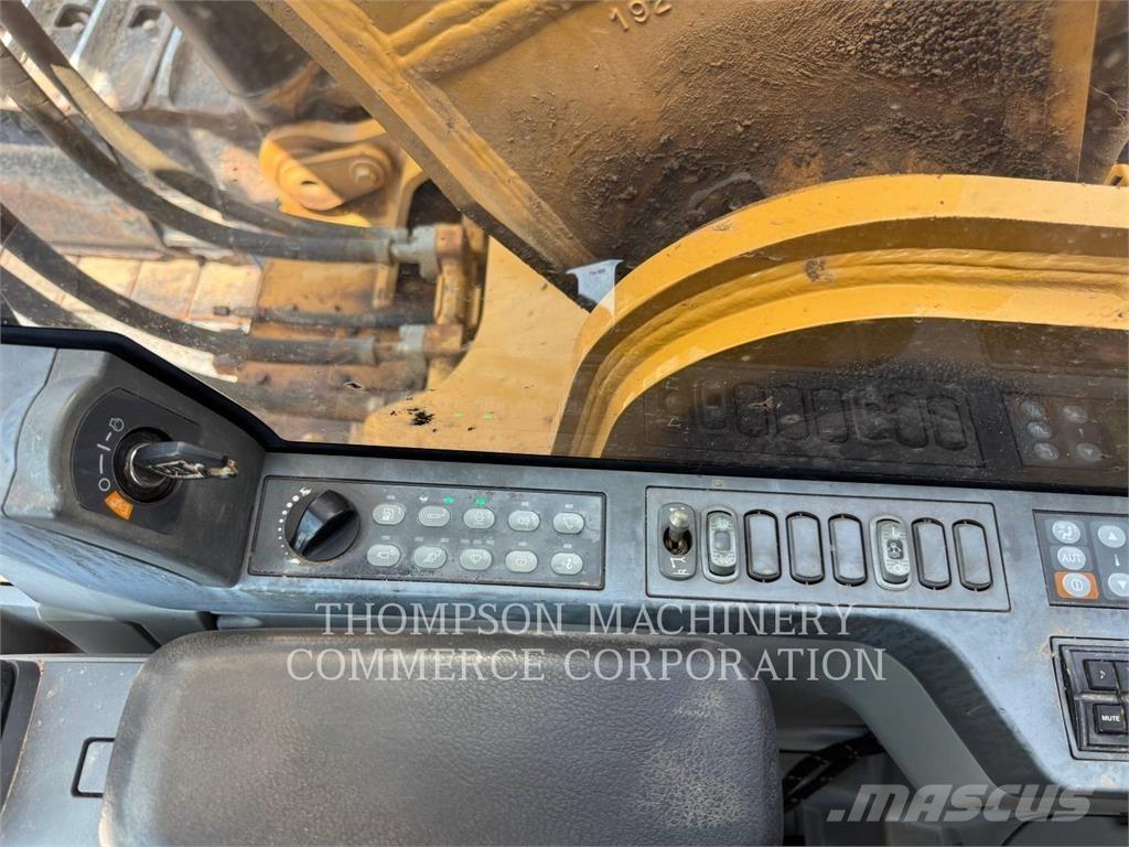 CAT 336FL حفارات زحافة