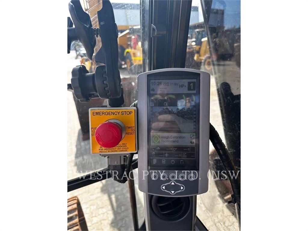 CAT 336FL XE حفارات زحافة