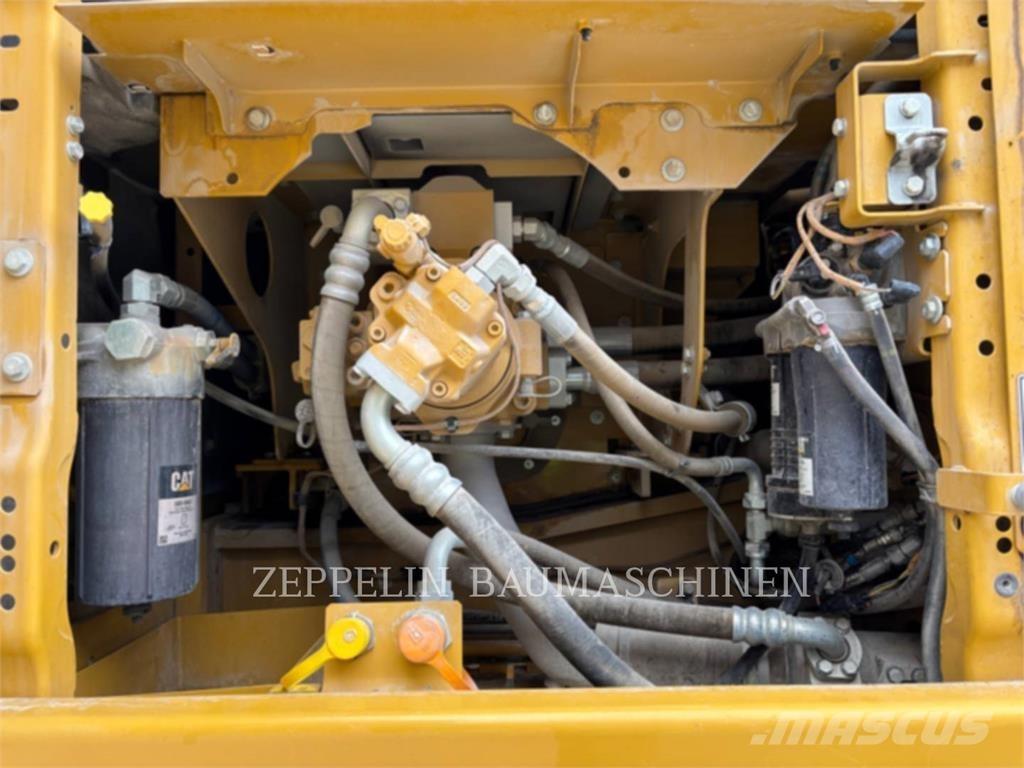 CAT 340-07A حفارات زحافة