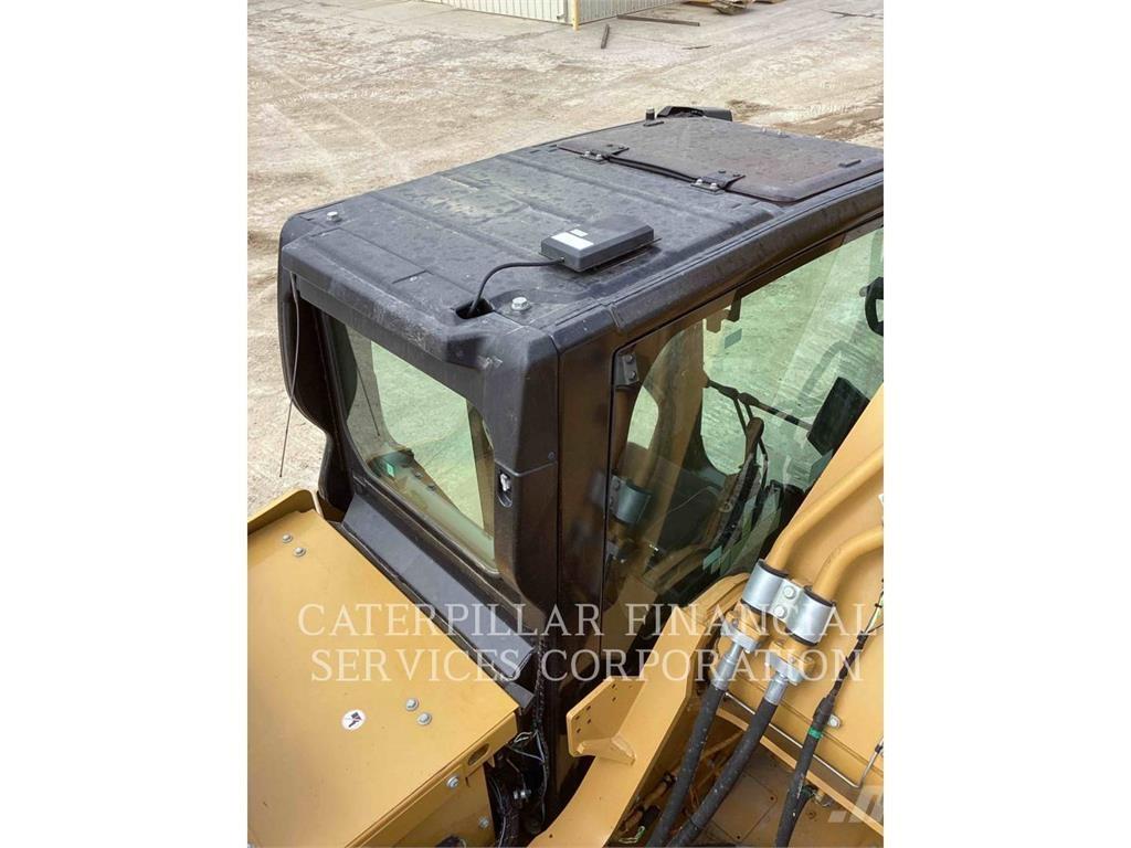 CAT 340-08 حفارات زحافة