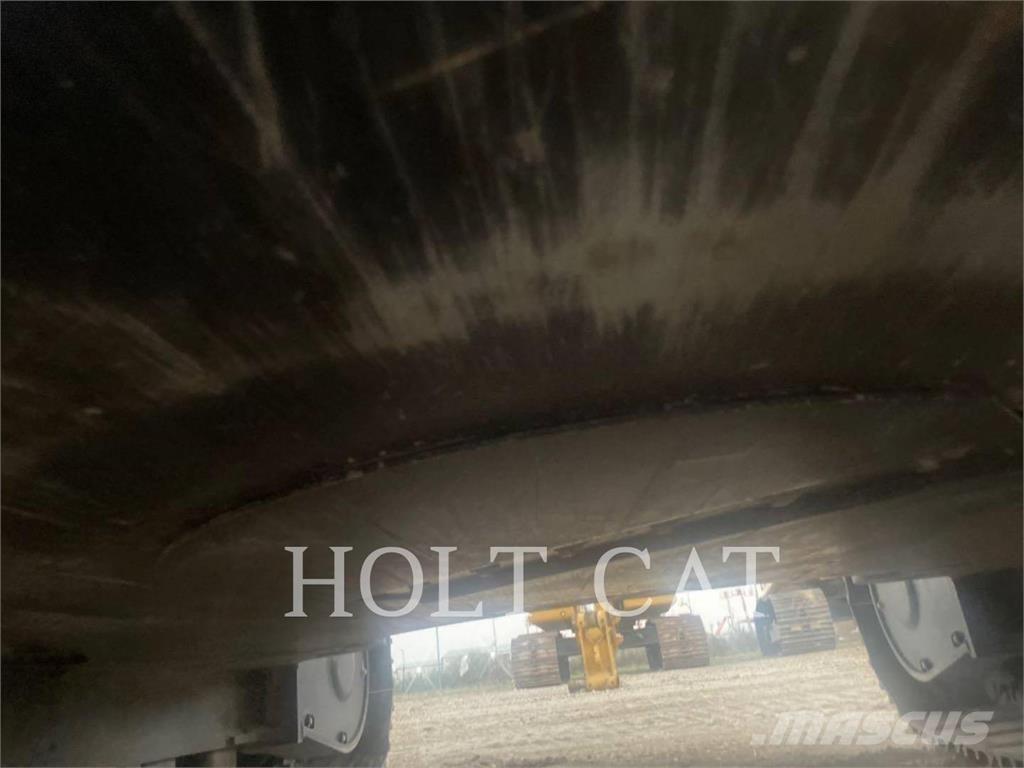 CAT 340 10 حفارات زحافة