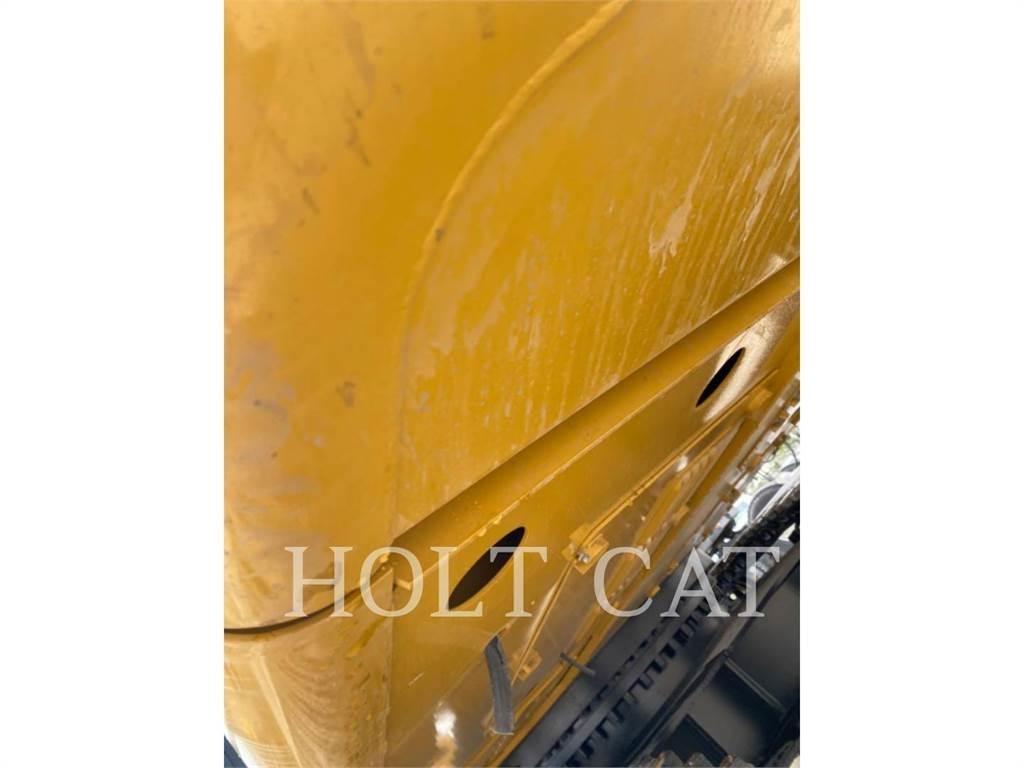 CAT 340 10 TC حفارات زحافة