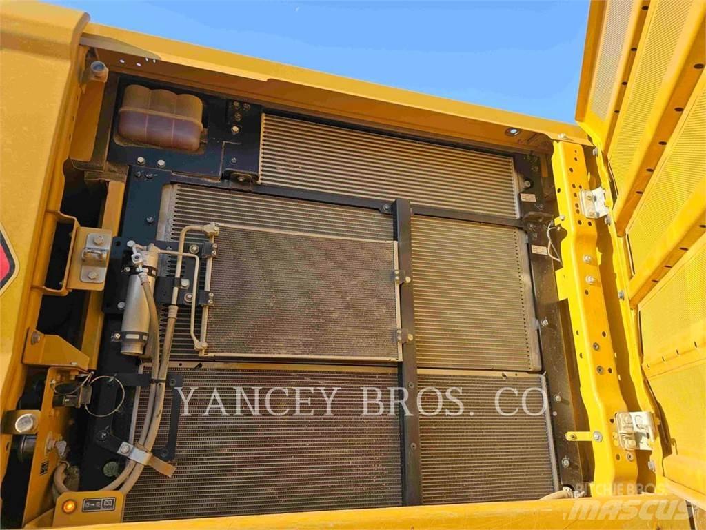 CAT 34008 حفارات زحافة