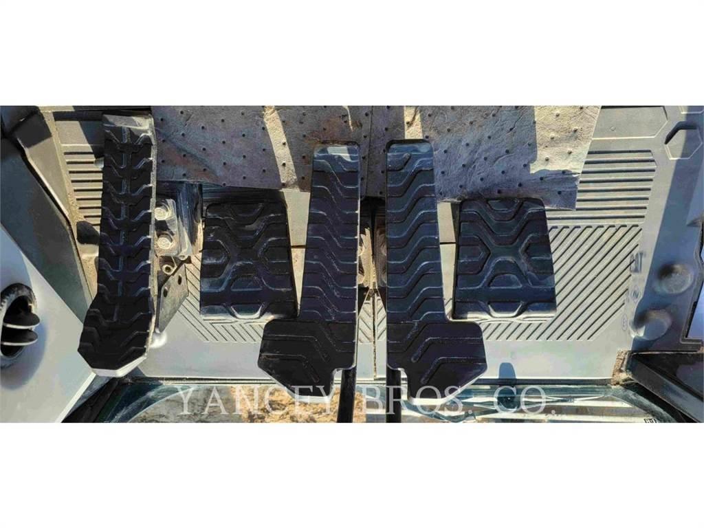 CAT 34008 حفارات زحافة