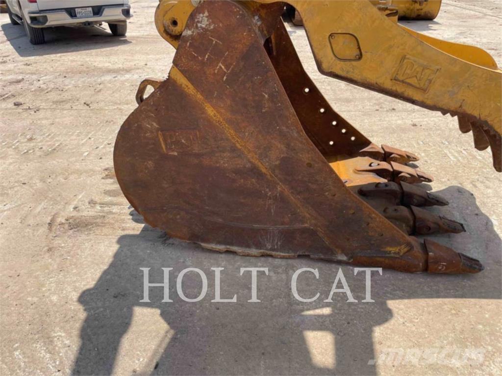 CAT 34008 حفارات زحافة