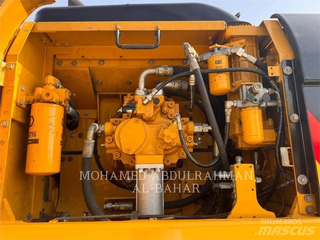 CAT 340D2L حفارات زحافة