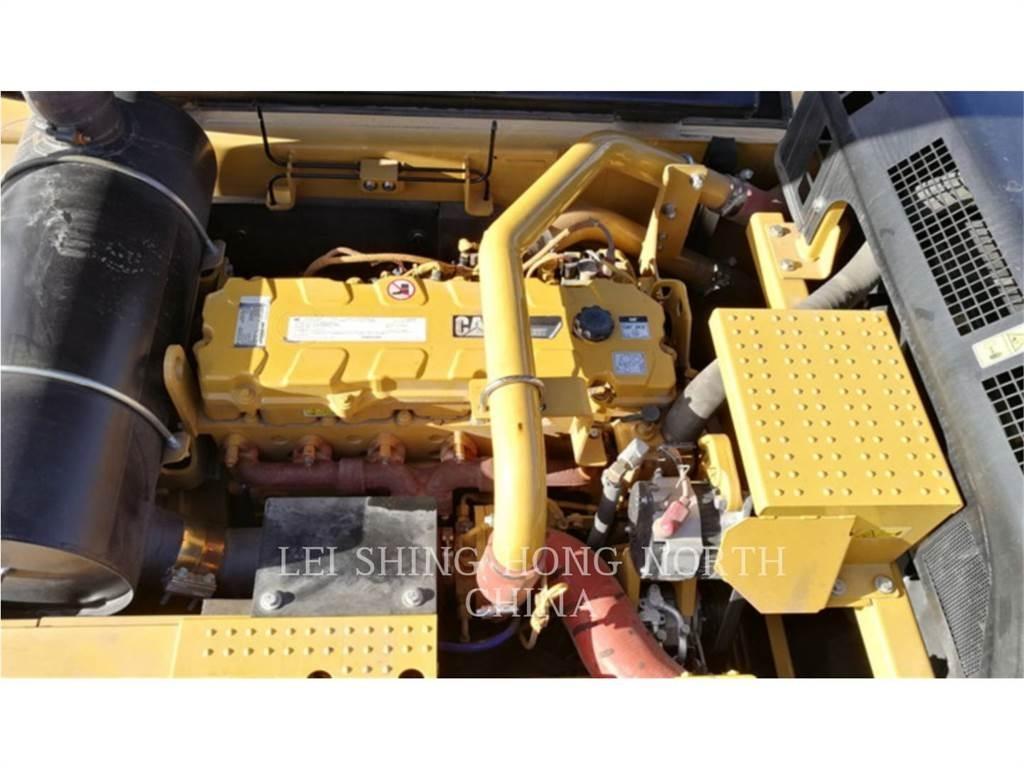 CAT 340D2L حفارات زحافة