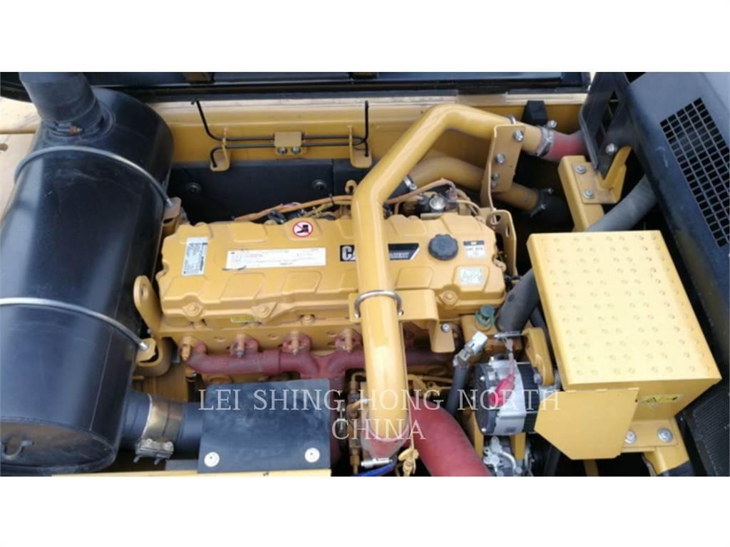 CAT 340D2L حفارات زحافة