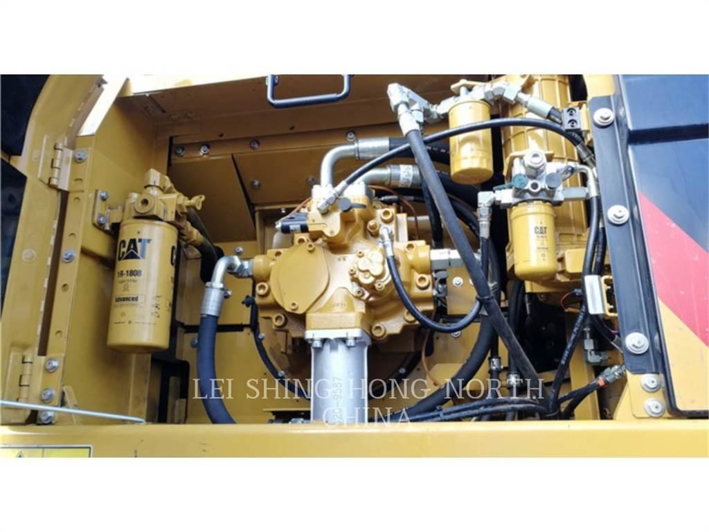 CAT 340D2L حفارات زحافة