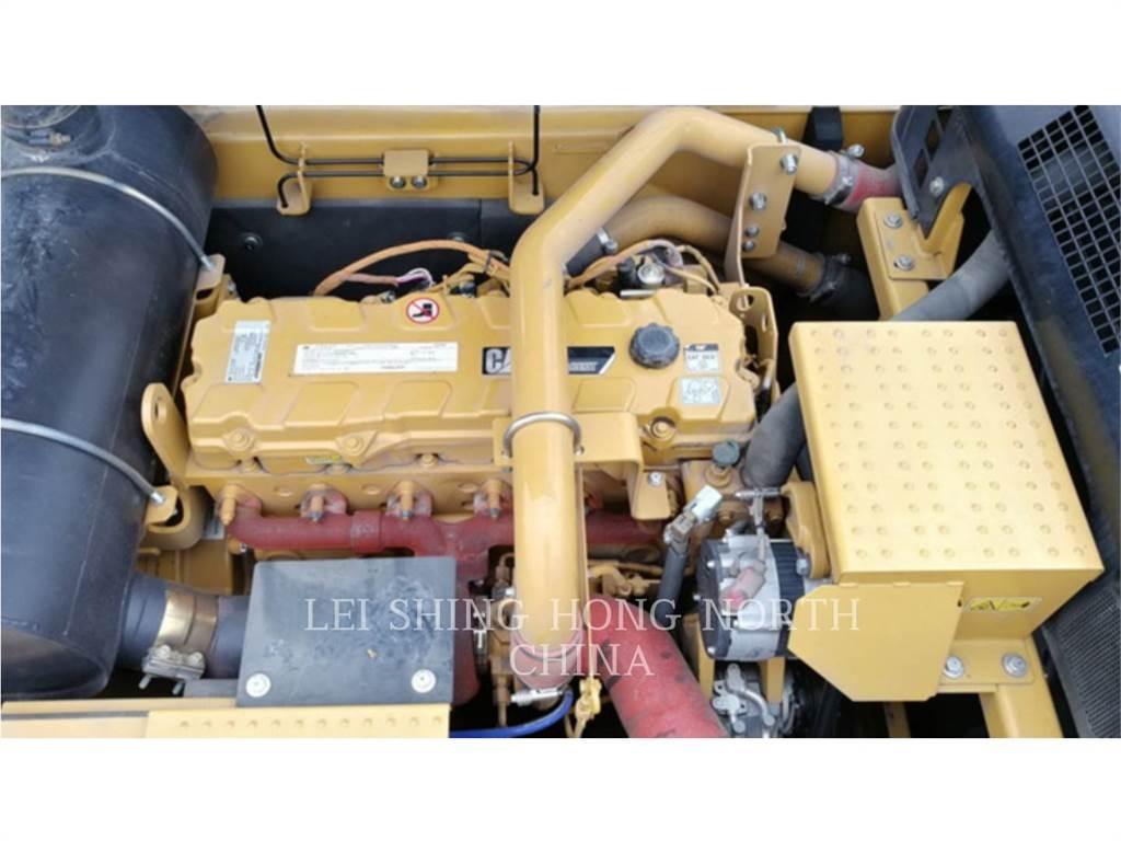 CAT 340D2L حفارات زحافة