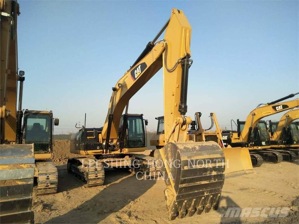 CAT 340D2L حفارات زحافة