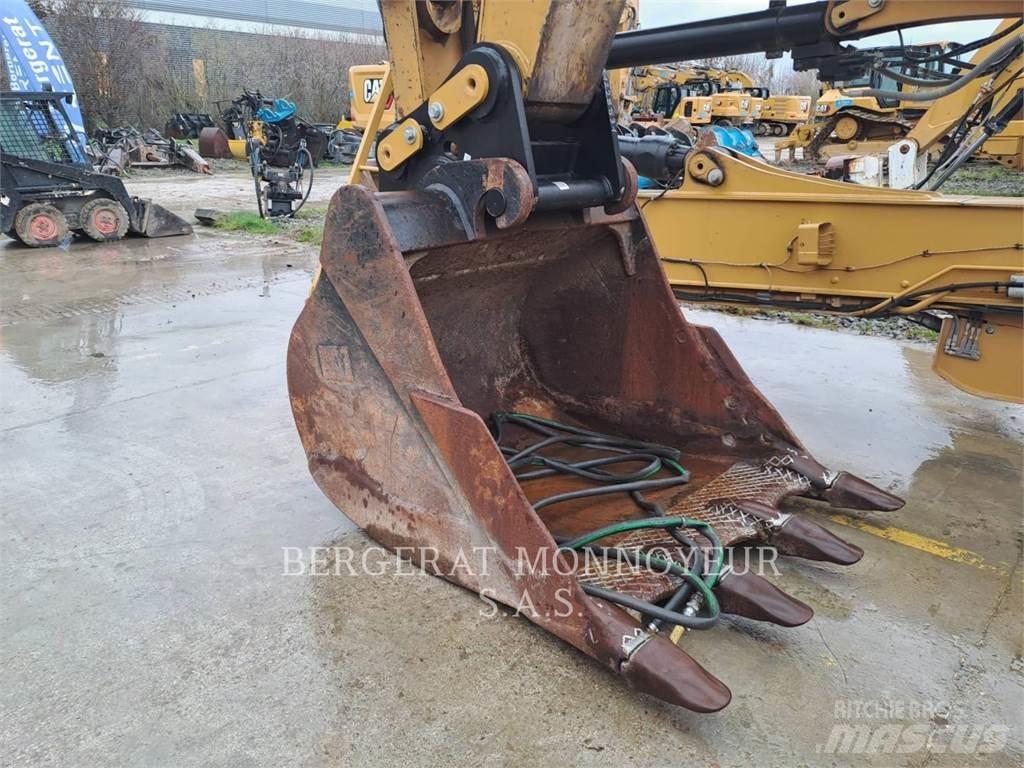 CAT 340F UHD حفارات زحافة
