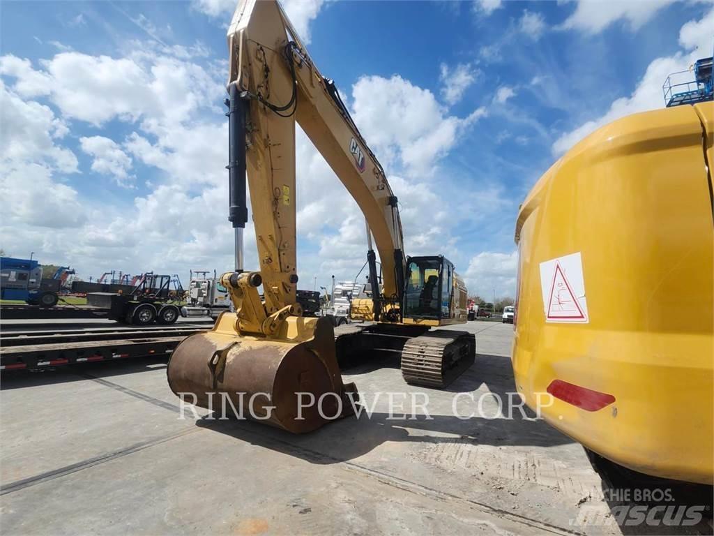 CAT 349 حفارات زحافة