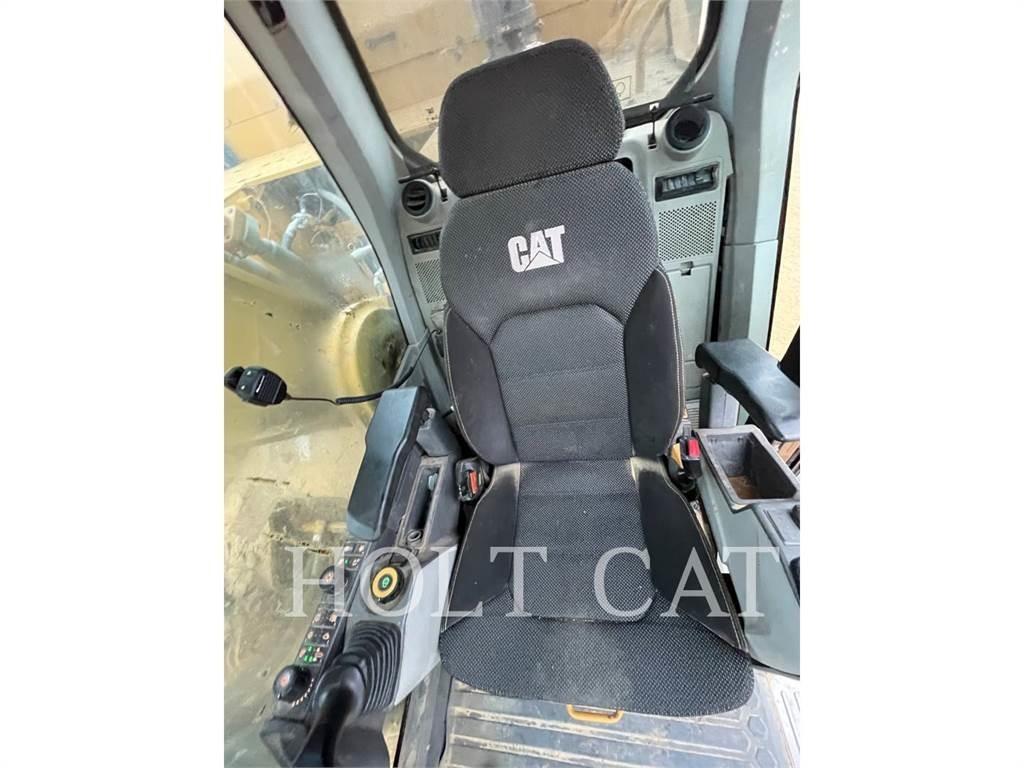 CAT 349-07 حفارات زحافة