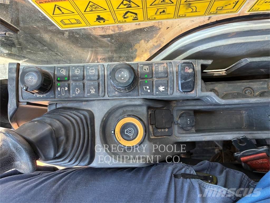 CAT 349-07 حفارات زحافة