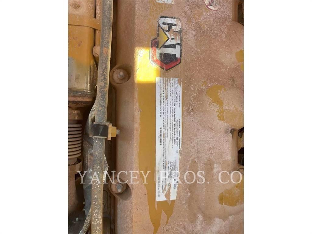 CAT 349 11 حفارات زحافة