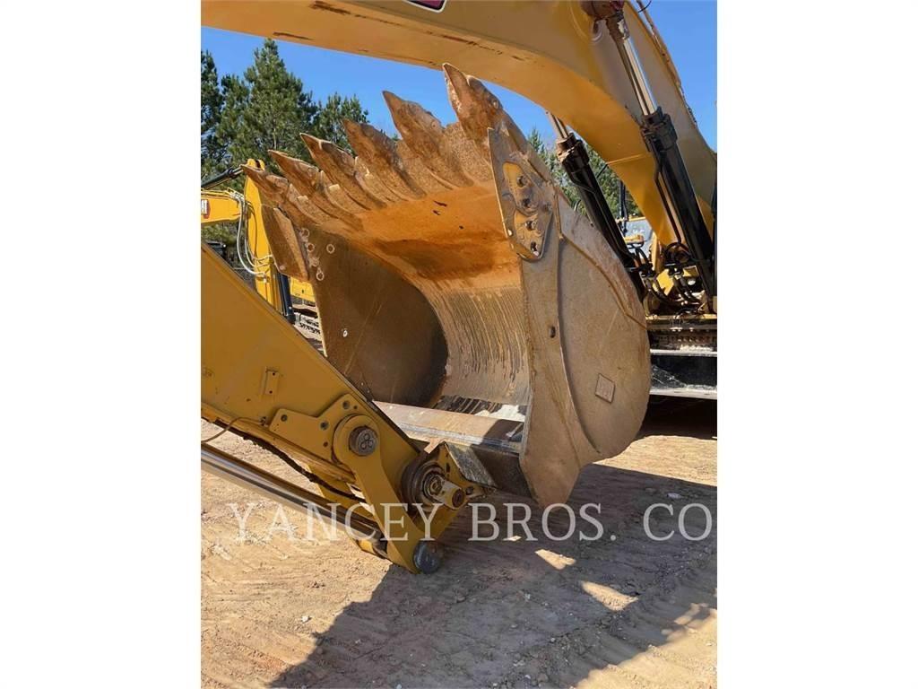 CAT 349 11 حفارات زحافة