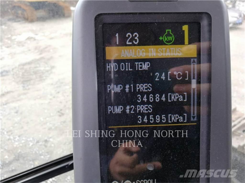 CAT 349 D2 L حفارات زحافة