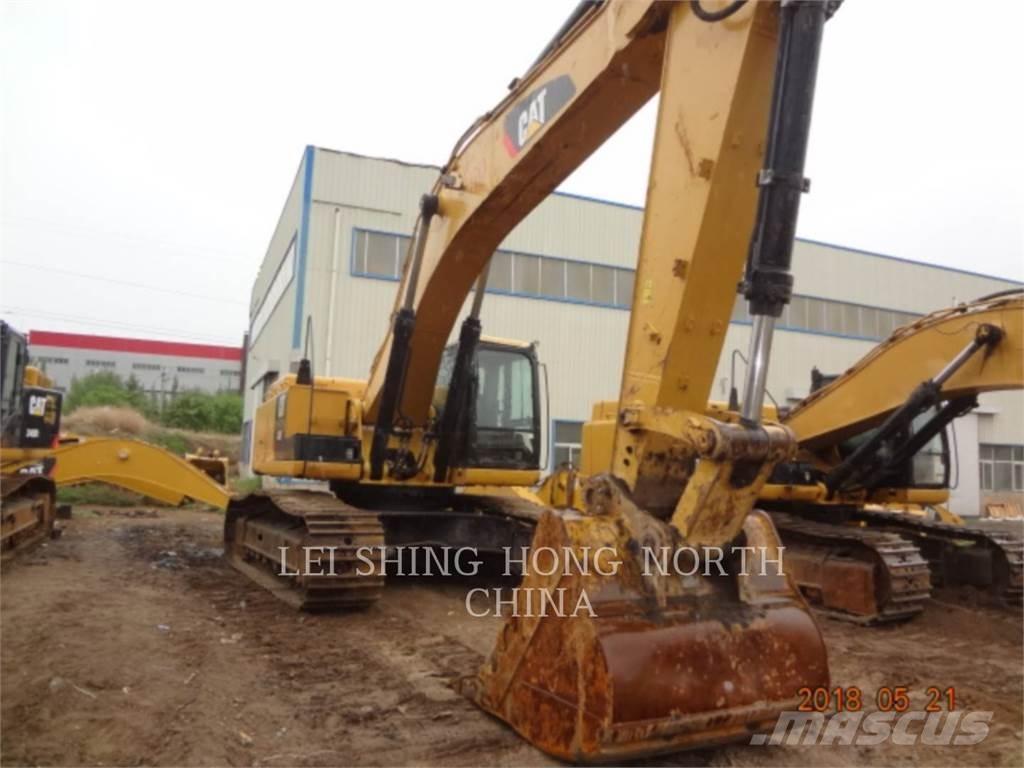 CAT 349D2 حفارات زحافة