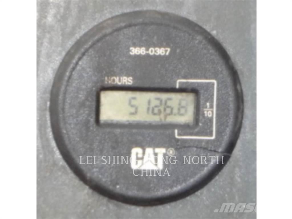 CAT 349D2 حفارات زحافة